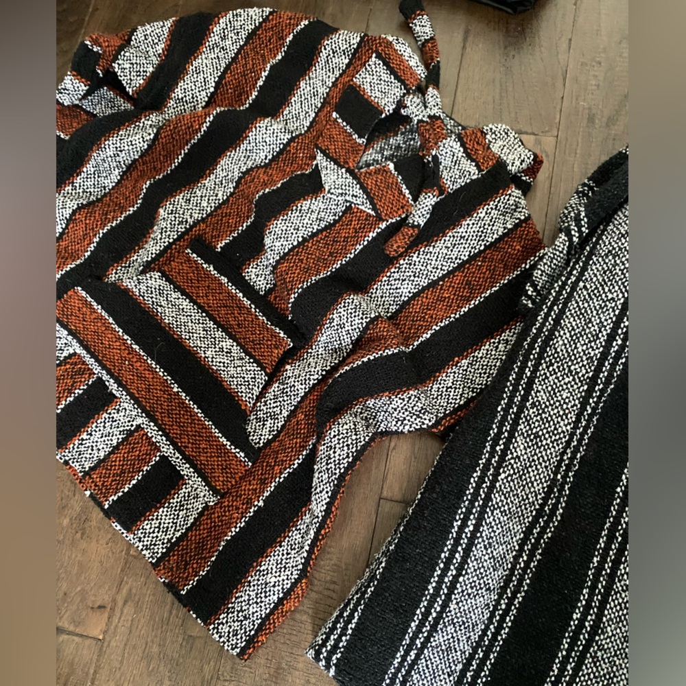 Two cottage sweaters - Picture 3 of 3